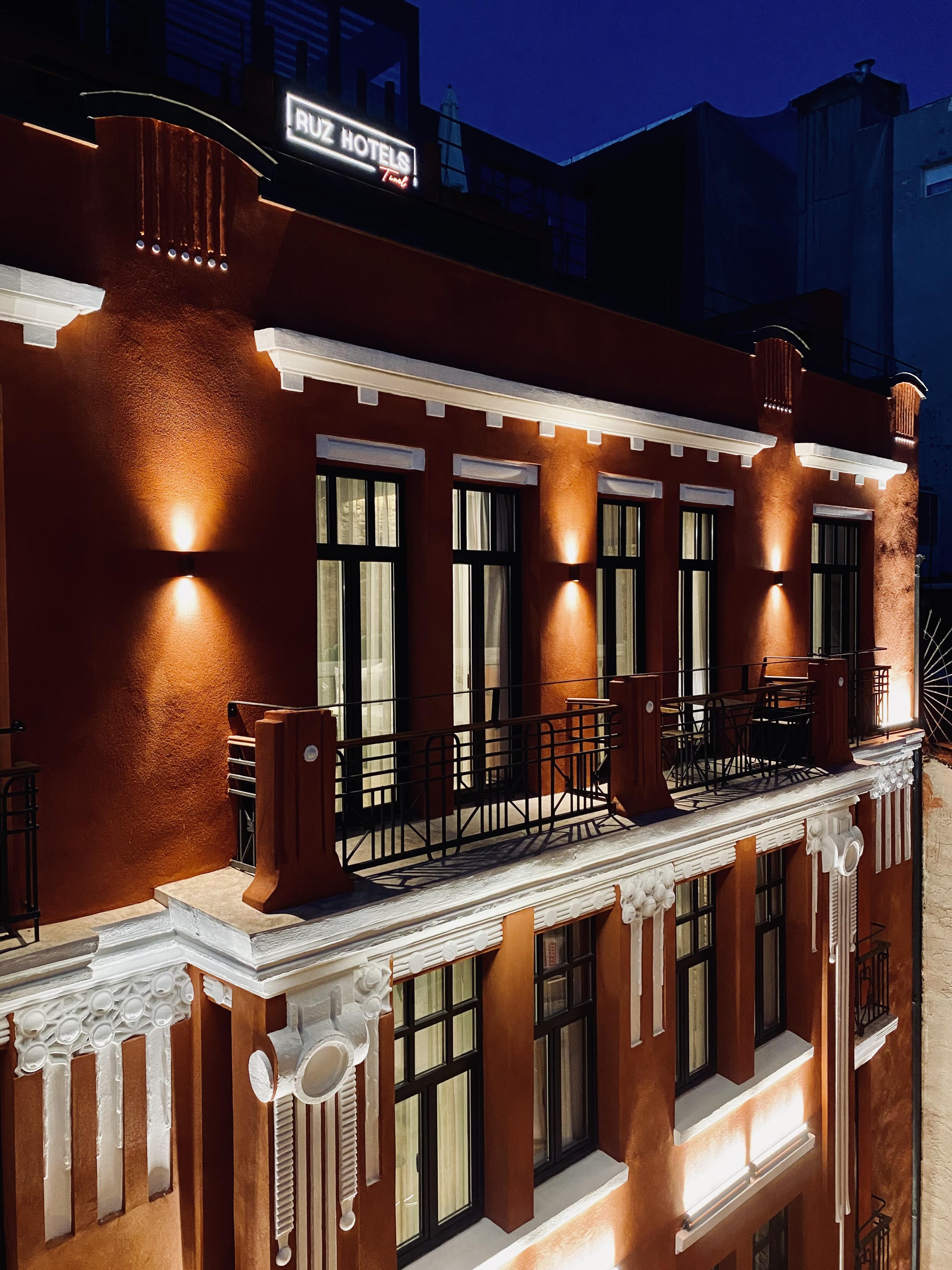 Ruz Hotels Istanbul Exterior photo The balcony of the hotel