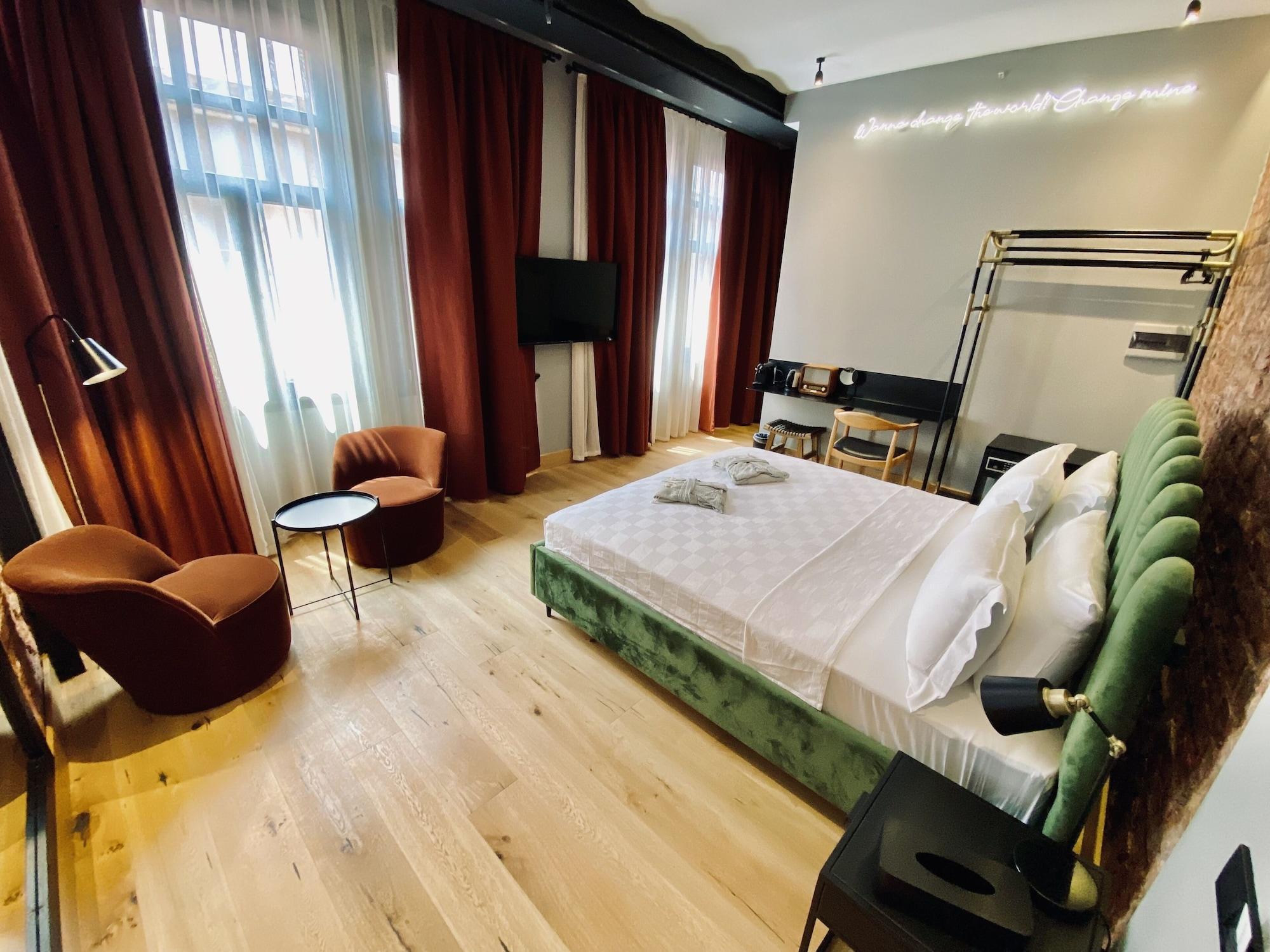 Ruz Hotels Istanbul Exterior photo A room at the hotel