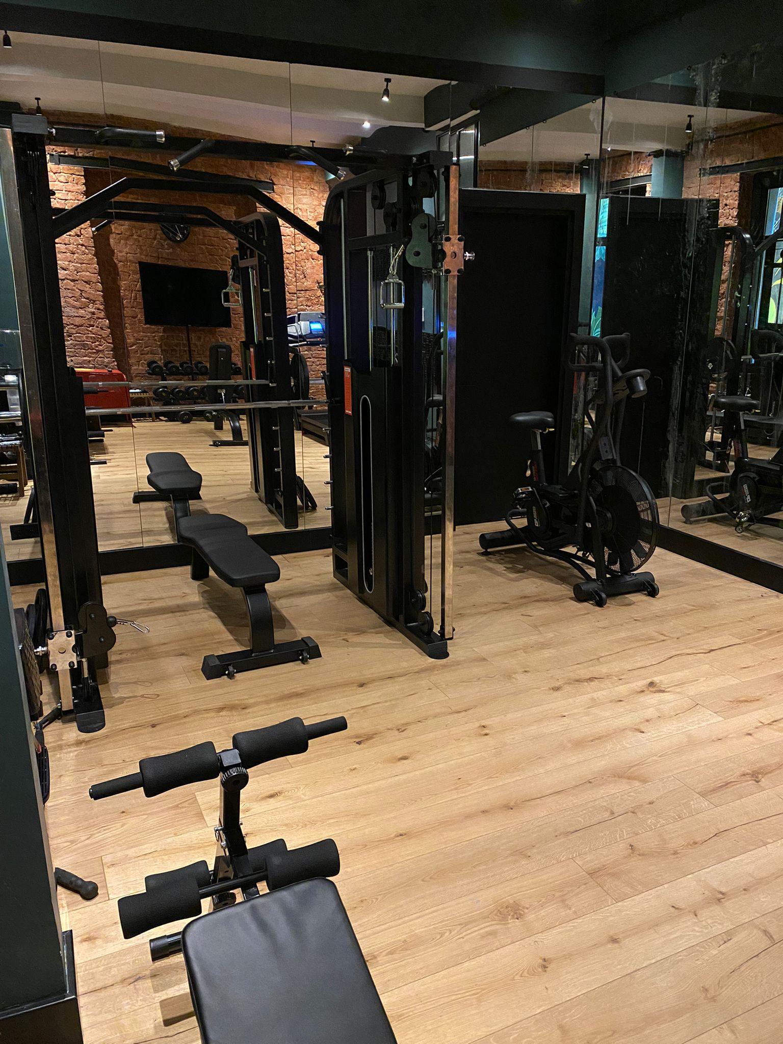 Ruz Hotels Istanbul Exterior photo The gym at the hotel
