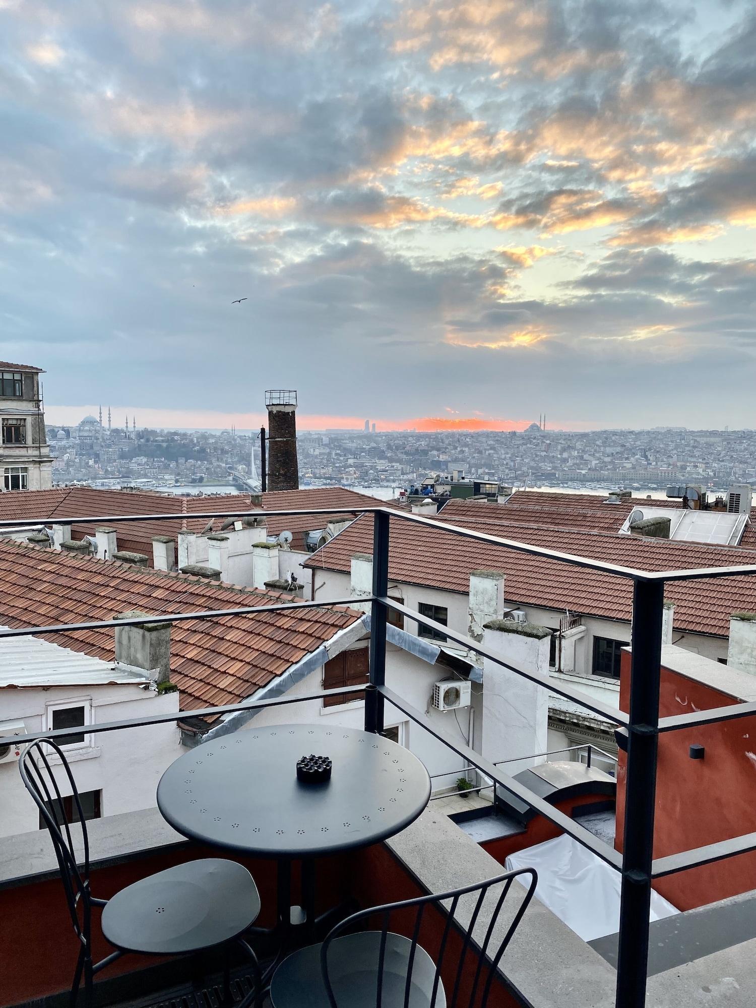 Ruz Hotels Istanbul Exterior photo View of the Bosphorus from the hotel